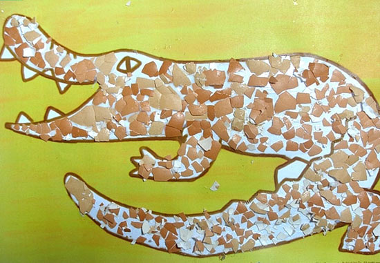 幼儿园大班美术造型教案：鸡蛋壳粘贴鳄鱼