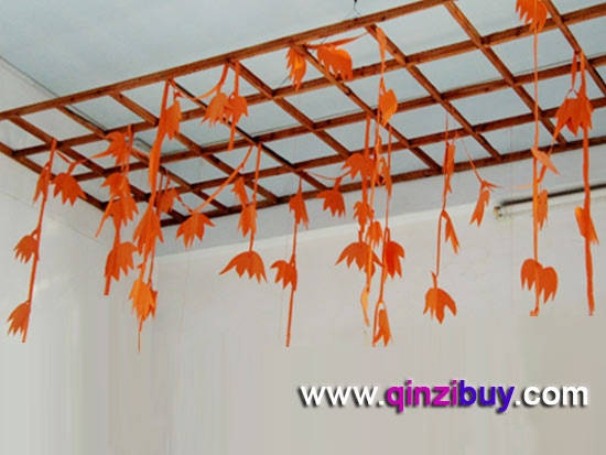 幼儿园秋天环境布置:秋叶吊饰