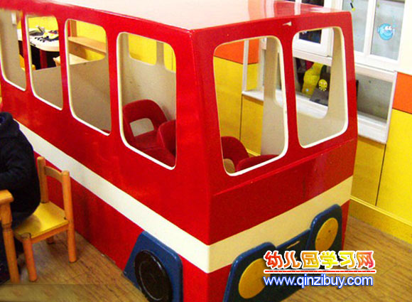 幼儿园区域环境布置:公交车—幼儿园环境布置图片