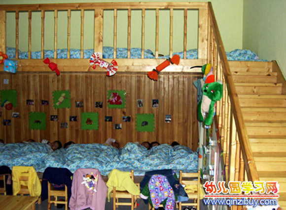 幼儿园区角环境布置:楼梯布置—幼儿园环境布置图片