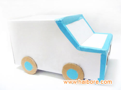 幼儿园环保手工:纸盒小汽车